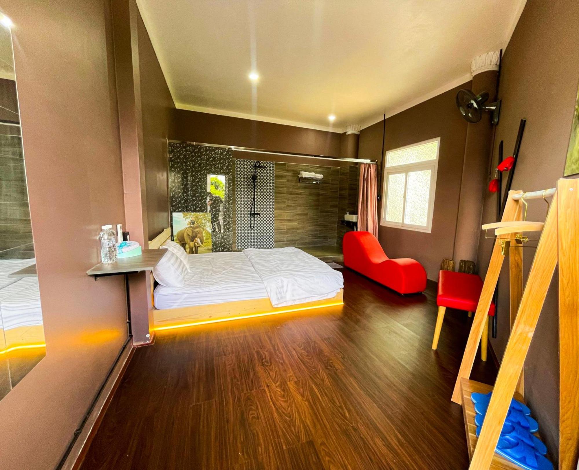 Couple Hotel - Khach San Tinh Yeu Buon Ko Sir Exterior foto